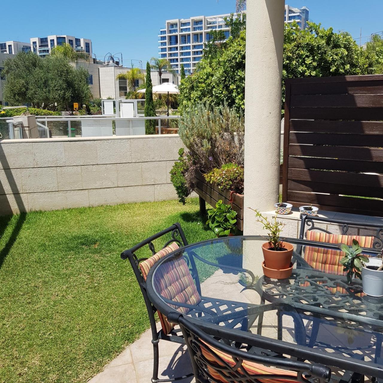 Israel Marina Village, Garden Vacation Apartment Herzliya ภายนอก รูปภาพ